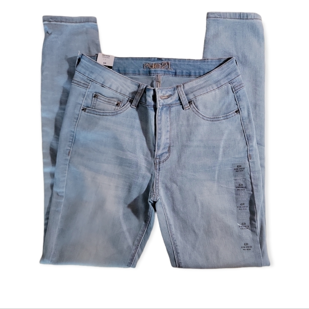 𝅺NWT Rue 21 Midrise Jegging